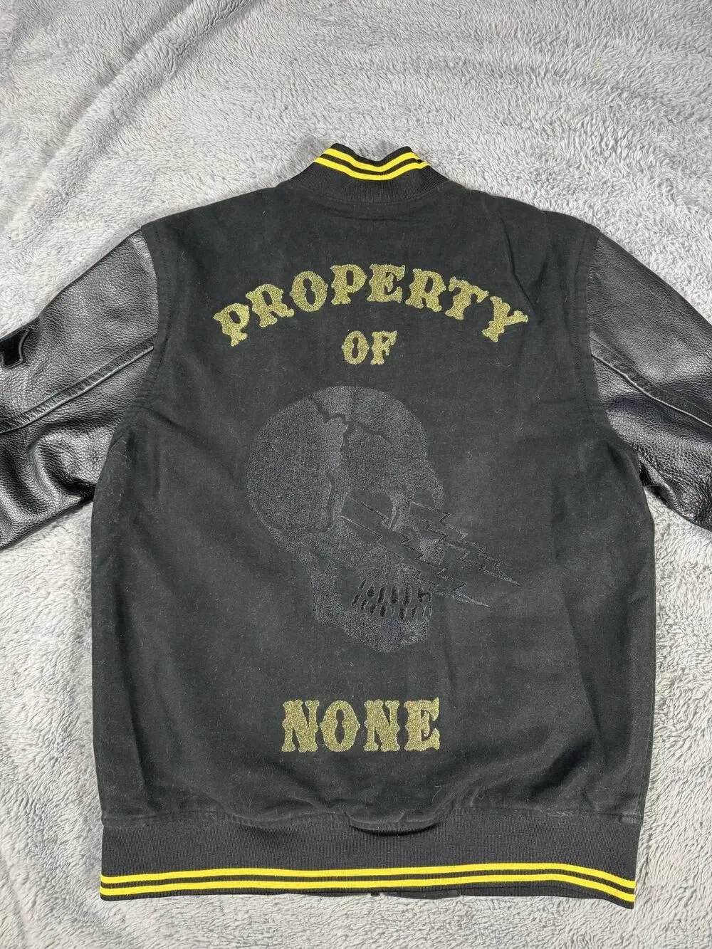True Religion horseshoe origin trimmed